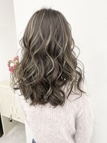 アオアクア バイ グルグル 小岩店(ao akua by GULGUL)&nbsp;グレーベージュ ミルクティーハイライト 小岩