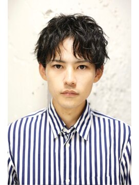 ルーツ(ROOTS) センターパートのウェーブヘア