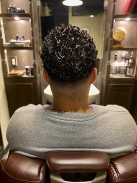 バレス 田町(BALES) [スキンフェード/ツイストスパイラル/田町]