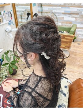 ハウオリ ヘアーワークス(Hauoli hair works) 編み編みゆるふわハーフアップ