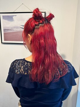 マリン(Marine) 20代30代チェリーレッドカラーヘアアレンジ