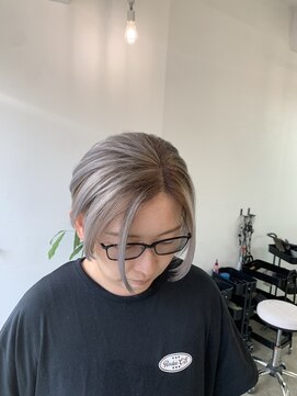 ピノ(pino.) ショートエアタッチバレイヤージュ白髪ぼかし