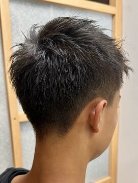 イゾラ(isola) 【isola】学生カット/メンズ/ベリーショート/刈り上げ