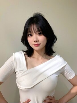 クイーン バイ ノイズ 西院(QUEEN by noism) 大人可愛い20代30代40代小顔ウルフレイヤーボブ丸みショートボブ