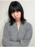 ぱっつん前髪 外ハネミディアム インナーカラー 暗髪