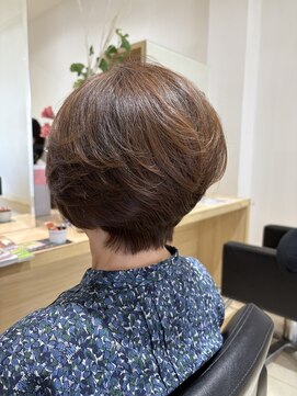 サラ 新宮店(SARA) 【新宮古賀】毛流れショートスタイル×白髪ボカシカラー50代