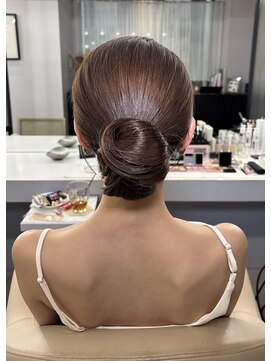 ファシー(faccie) タイト シニヨン　アップヘア