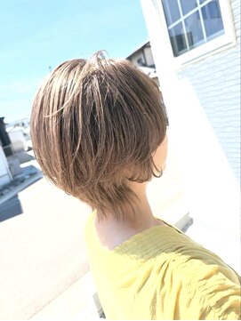 ココヘアー(coco hair) ハイトーンベージュ×抜け感ショートレイヤー