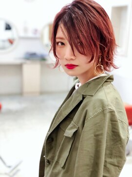 マカロンコワフュールドウシワカマル(macaron coiffure de ushiwakamaru) うざったいぐらいがおしゃれに見えるショートボブ