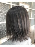 極細ハイライト×切りっぱなしボブ