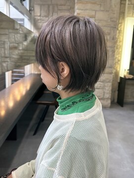 ビューエヒメ(VIEW EHIME) 大人ラフウェーブ外ハネボブダークブラウンスウィングショート