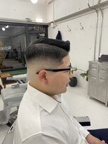 ウェルネス(Wellness)&nbsp;サイドパート　スキンフェード