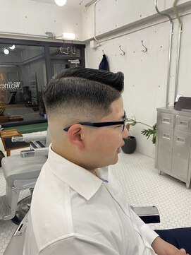 ウェルネス(Wellness) サイドパート　スキンフェード