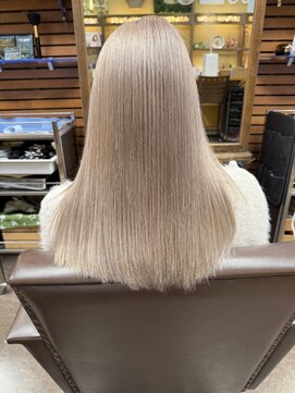 ヘアースペース エートゥーゼット(HairSpace AtoZ) ホワイトベージュ/ミルクティーベージュ/ブロンド