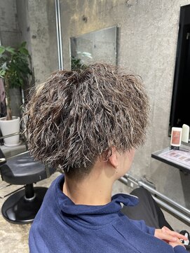 ライズ 綾瀬店(RISE) ハイライトが波打ちをさらに活かす！縦落ちツイストスパイラル！