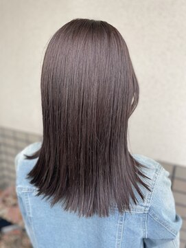 オウルヘアー(Owl hair) 明るめグレージュ/ストレートラインのセミロング