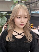 アルバム 銀座(ALBUM GINZA)&nbsp;ミディアムレイヤーカット前髪カットブロンド_F21301