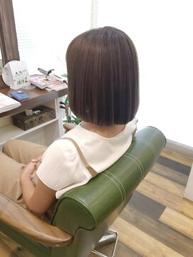ヘアデザインメリー(hair design Merry) モノトーンに黄味を抑える紫をちょい足しで艶感アップ