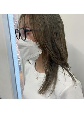 キー(kii) オリーブベージュ ブリーチカラー 福岡 天神 薬院 20代