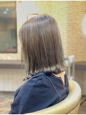 外ハネオリーブグレージュ
