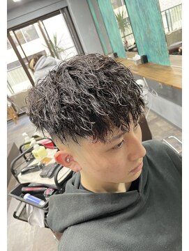 ワールドシップモトマチ(WORLD SHIP MOTOMACHI) ツイストスパイラルパーマ