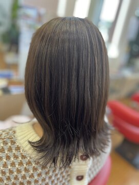 バンファミリージーナヘアー(Vanfamily gina hair) 外ハネミディアム