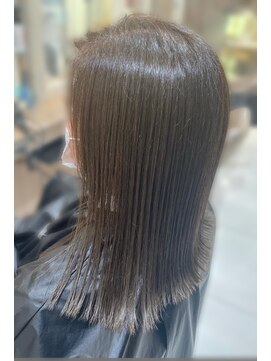 カットスタジオ141 ブリーチ無しのハイトーングレージュ