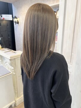 キャアリー(Caary) 福山市Caaryくすみチョコレートベージュストレートヘア20代30代