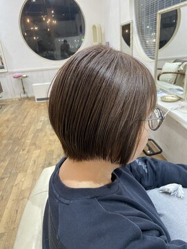 コス(KOS) ショートカット×ハイライトベージュ