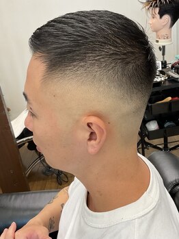 グラシアス(Gracias)の写真/【受賞歴あり◎】鮮やかに仕上がるフェードカット◇お好みに合わせてフェードの高さも調整し仕上げます。