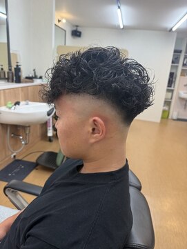 フライ(Fly) スペインカール×スキンフェード