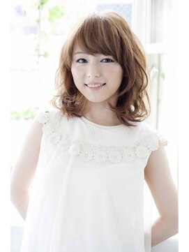 ガーランド (Garland) 『キラっと透ける』やんわりカールミディ☆