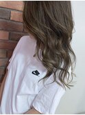 《スモーキーブルージュ》ラフなウェーブのヘルシーロング
