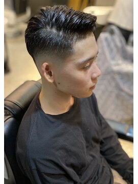 フランクスバーバー アンド ビアークラブ(FRANK'S BARBER and BEER CLUB) 七三オールバックスキンフェードサイドパートショート