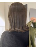 透明感暗めオリーブベージュ