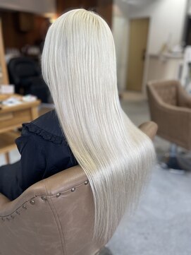 フツーロ 栄(FUTURO) プルエクステ　エクステ　ハイトーン　ブロンドヘア
