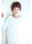ことりベージュネイビーカラー毛先パーマ小顔ワンサイドショート