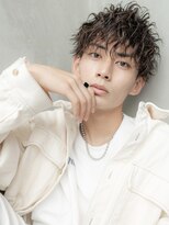 メゾンバイハバナ(maison by HAVANA)&nbsp;モテるメンズハイライト束感ショート波巻きツーブロックマッシュ