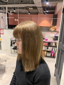 リーオオサカ(Lee Osaka) ベージュカラー