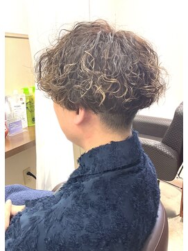 コアフィールフィス(COIFFURE fils) ツイストスパイラル ツーブロマッシュ