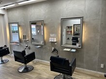アムロードヘア(Amouroad hair)の雰囲気（モルタル調の高級感ある店内で、お客様に美を提供いたします。）