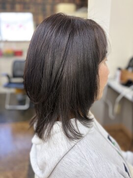 ビューティーサロンじゅん セミロングヘアー