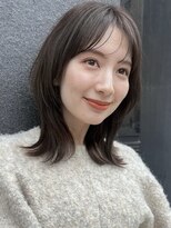 イメチェン ホワイトブロンド 外ハネボブ 美髪 ワイドバング
