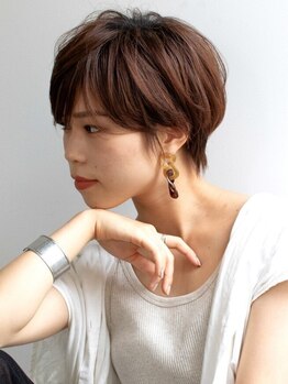 プレジア(Pleasure)の写真/「なんか違う…」そんな経験、ありませんか？骨格×クセを活かす。大人のための上質ショートカット。 