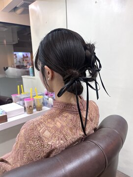 ディア(.eer) 今っぽいタイトなツイン団子♪