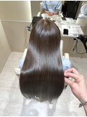 初めての美髪矯正で叶える自然な艶ストレート○山地