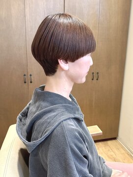 ヘアー ドレッサー パワードール(Hair Dresser) 50代、つるつやマッシュショート