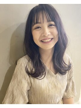エミュー(emue) emue京都○大人かわいい外ハネくびれミディ20代30代○中島