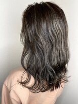 モルニ(MORNI)&nbsp;アッシュグレー_マロンベージュ Aラインボブ かきあげ