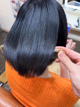 シック(Chic) ブルーグレージュアッシュブラックグレーベージュ 斜めバング